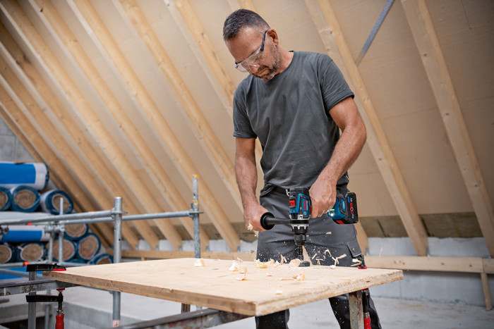 Bosch Professional GSR 18V-150 C (ohne Akku) produkt in gebrauch