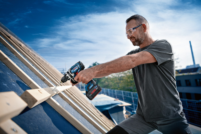 Bosch Professional GSR 18V-150 C (ohne Akku) produkt in gebrauch