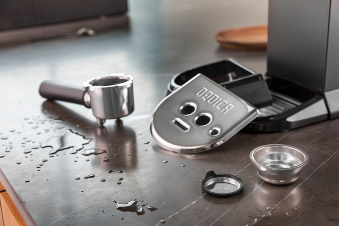 De'Longhi Dedica Arte EC885.GY Gray product in use