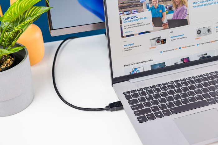 BlueBuilt HDMI-auf-VGA-Adapter produkt in gebrauch