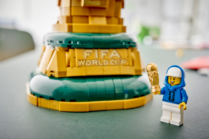 LEGO Editions Offizieller Pokal der FIFA Fußball-Weltmeisterschaft 43020 produkt in gebrauch