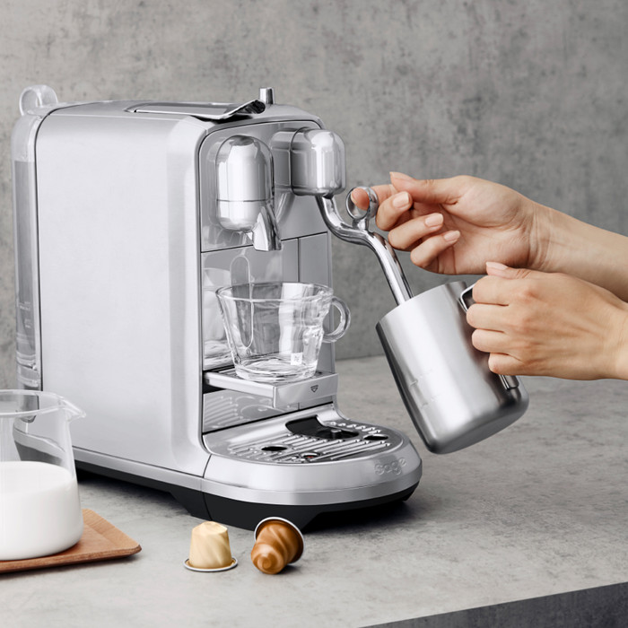 Sage Nespresso Creatista Plus SNE800BSS Edelstahl produkt in gebrauch