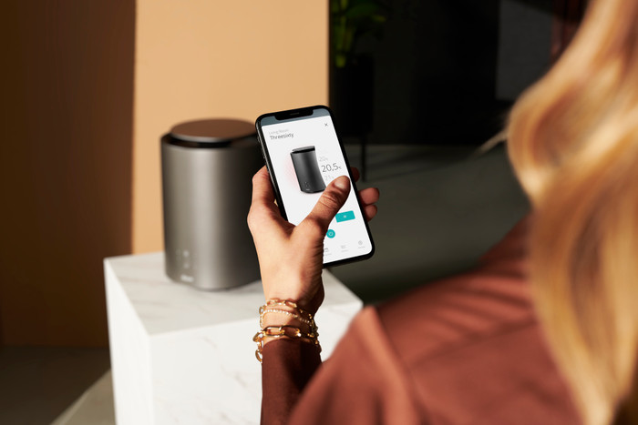 Duux Threesixty 2 Smart Heater Gray produkt in gebrauch