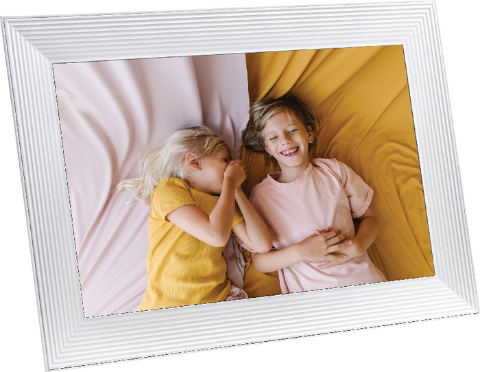Aura Frames Carver Weiß produkt in gebrauch