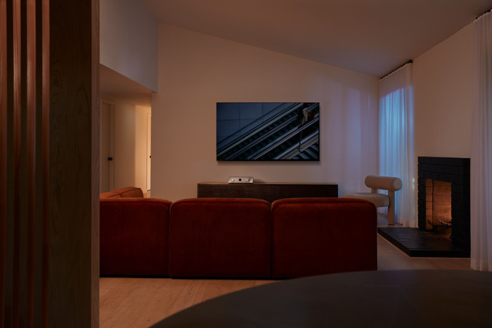 Marantz Cinema 70S Silver product in use