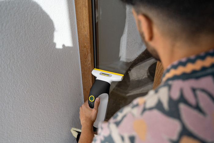 Kärcher WV 3 Comfort Precision product in use