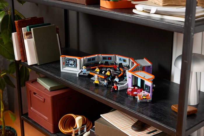 LEGO Icons Star Trek: U.S.S. Enterprise NCC-1701 Bridge 11385 product in use