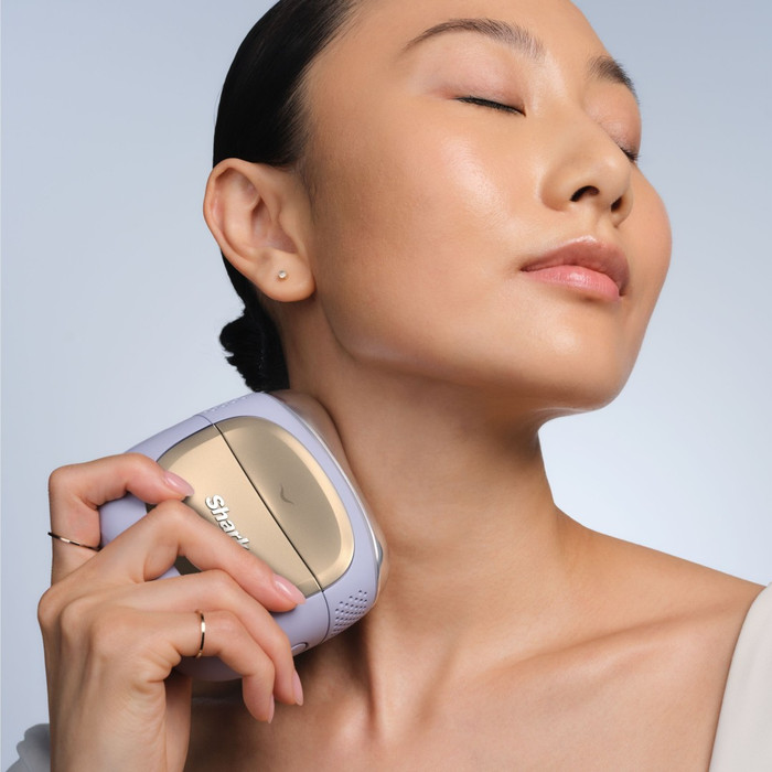 Shark FacialPro Glow + DePuffi FH320EUPL Lila produkt in gebrauch
