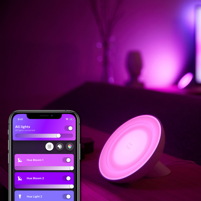Philips Hue Bloom Tischlampe White & Color Weiß produkt in gebrauch