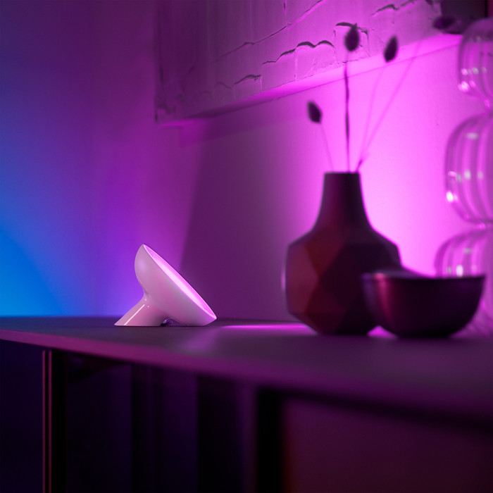 Philips Hue Bloom Tischlampe White & Color Weiß produkt in gebrauch