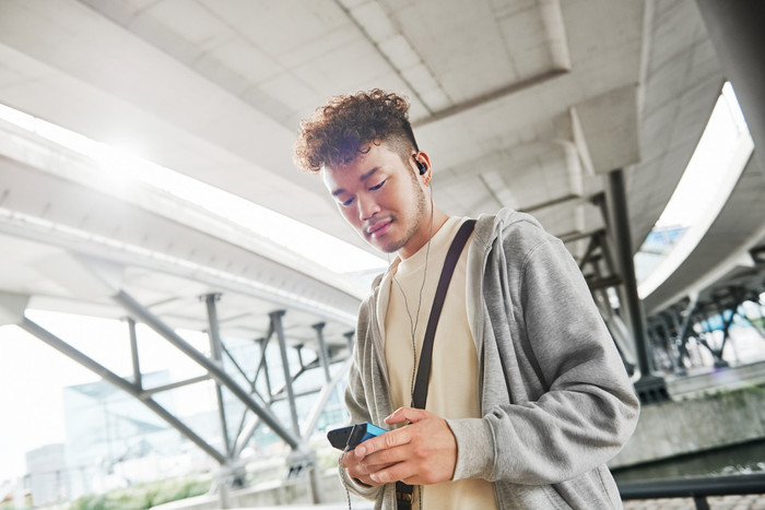 Sennheiser IE 200 Black product in use