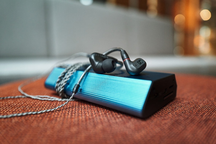 Sennheiser IE 200 Black product in use