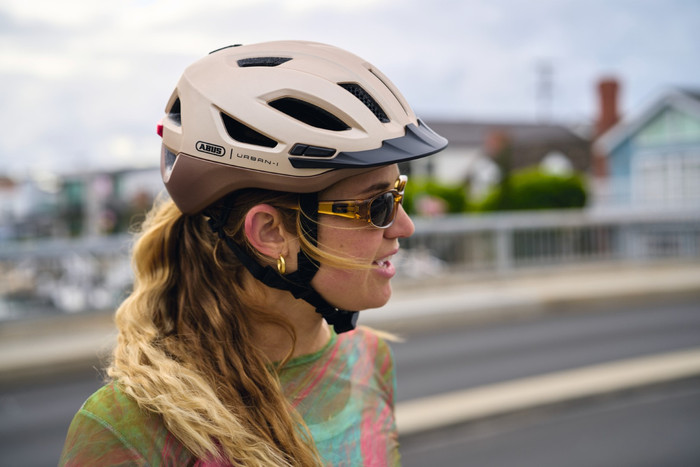 ABUS URBAN-I 4.0 ACE Gold L produkt in gebrauch