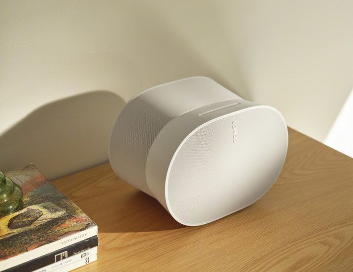Sonos Beam Gen. 2 Weiß + 2x Era 300 Weiß produkt in gebrauch