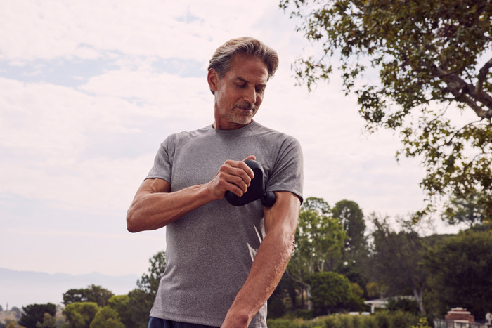 Therabody Theragun mini 2. Gen Black produkt in gebrauch