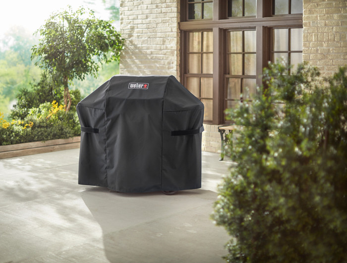 Weber Premium Barbecue Cover Spirit II product in use
