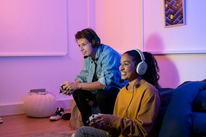 Trust GXT498W Forta Gaming Headset PS5 and PS4 product in use