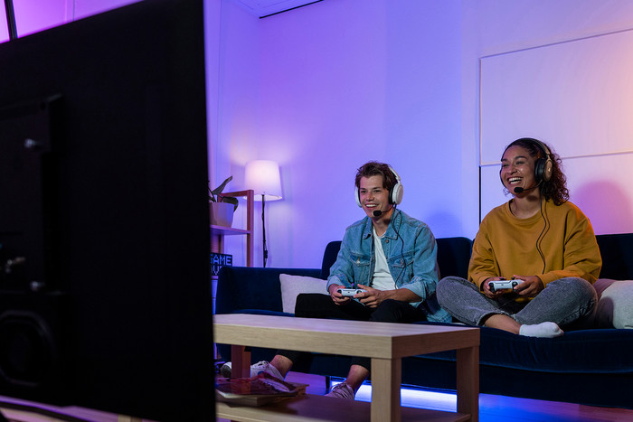 Trust GXT498W Forta Gaming Headset PS5 and PS4 product in use