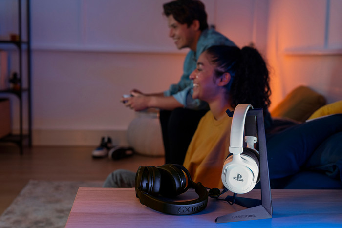 Trust GXT498W Forta Gaming Headset PS5 and PS4 product in use