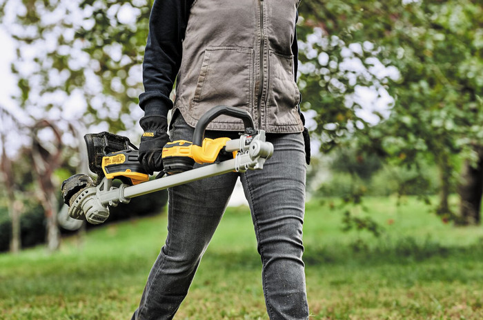 DeWalt DCMST561P1-QW produkt in gebrauch