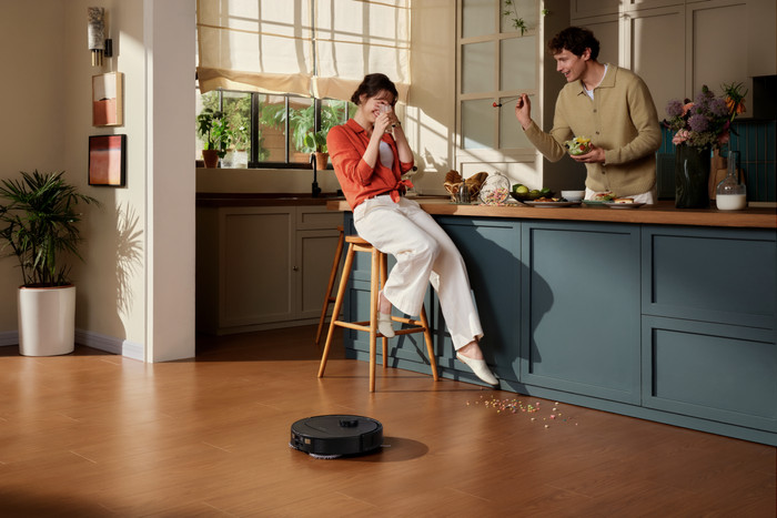 Roborock Qrevo S ProX Black product in use