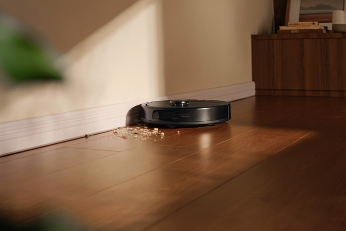 Roborock Qrevo S ProX Black product in use