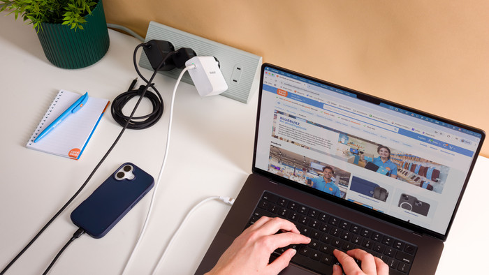BlueBuilt 100W GaN USB-C Charger White product in use