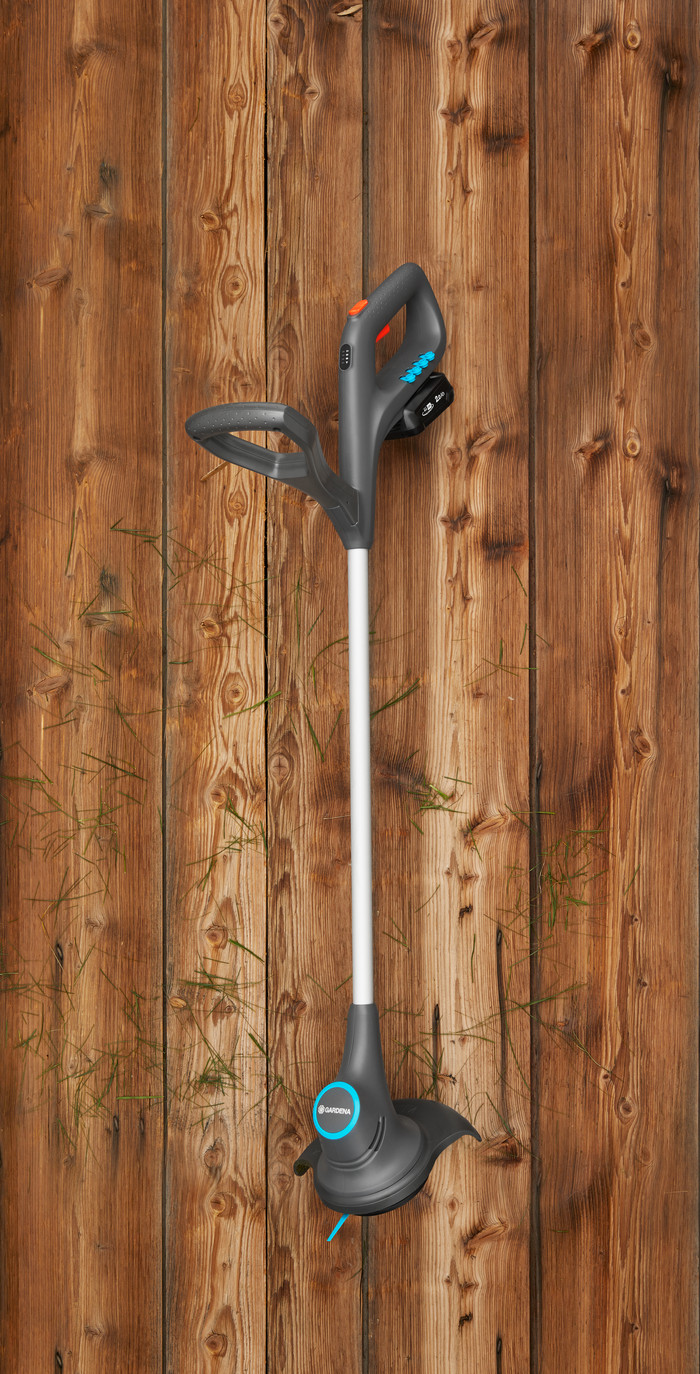 Gardena PowerMax 30/18V P4A + Gardena SmallCut 23/18V P4A incl. 2.5Ah Battery (2x) product in use