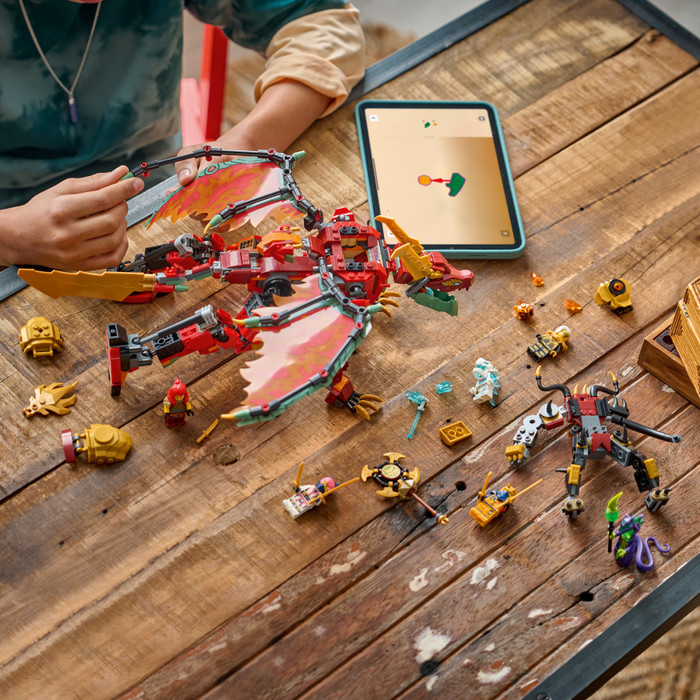 LEGO Ninjago Wyldfyres Drachenmech 71868 produkt in gebrauch