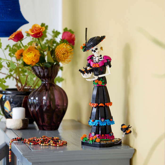 LEGO Ideas La Catrina 21372 produkt in gebrauch