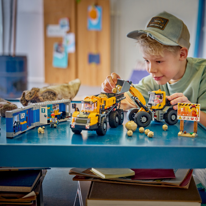 LEGO City Kipplaster und Schaufellader 60494 produkt in gebrauch