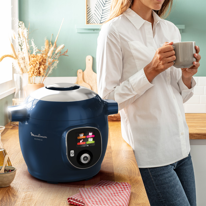 Moulinex Cookeo+ 150 Blue product in use