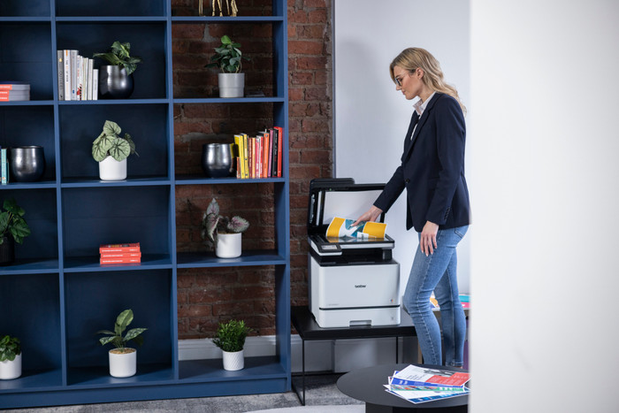 Brother MFC-L8730CDW produkt in gebrauch