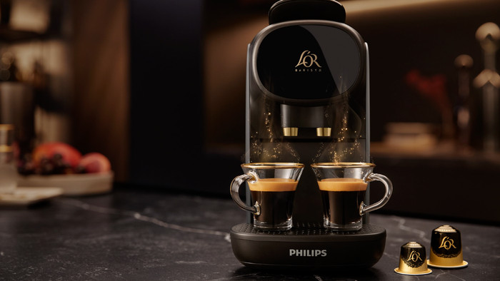 Philips L'OR Barista Sublime LM9012/23 Grau mit Kaffeekapseln produkt in gebrauch