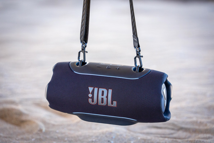 JBL Xtreme 5 Schwarz produkt in gebrauch