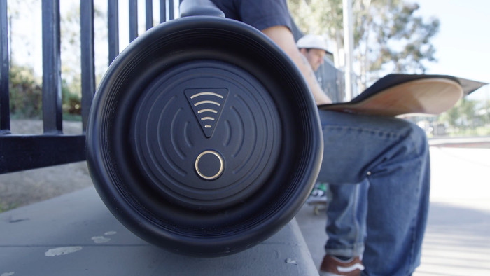 JBL Charge 5 Wi-Fi produkt in gebrauch