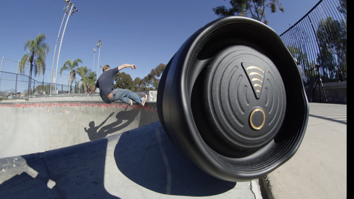 JBL Charge 5 Wi-Fi produkt in gebrauch