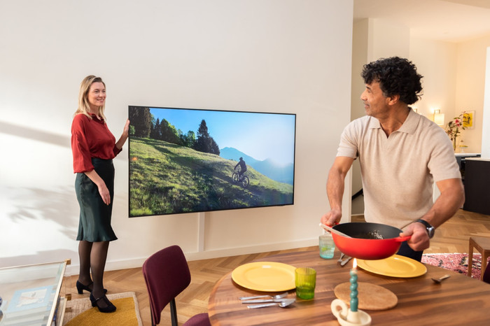 Vogel's TVA 7000 Cable Duct White product in use