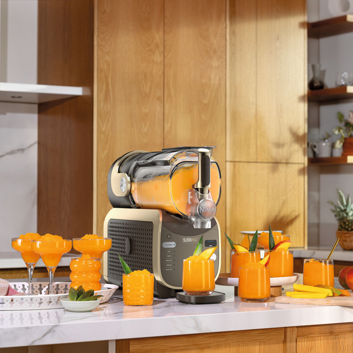 Ninja SLUSHi MAX Eismaschine Mokka FS605EUBR produkt in gebrauch