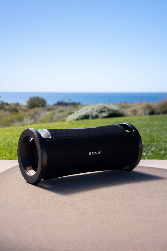 Sony ULT Field 7 Black product in use