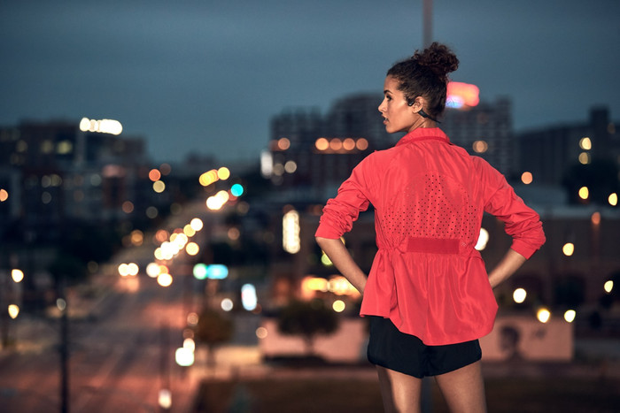 Shokz OpenRun Mini USB-C Schwarz produkt in gebrauch