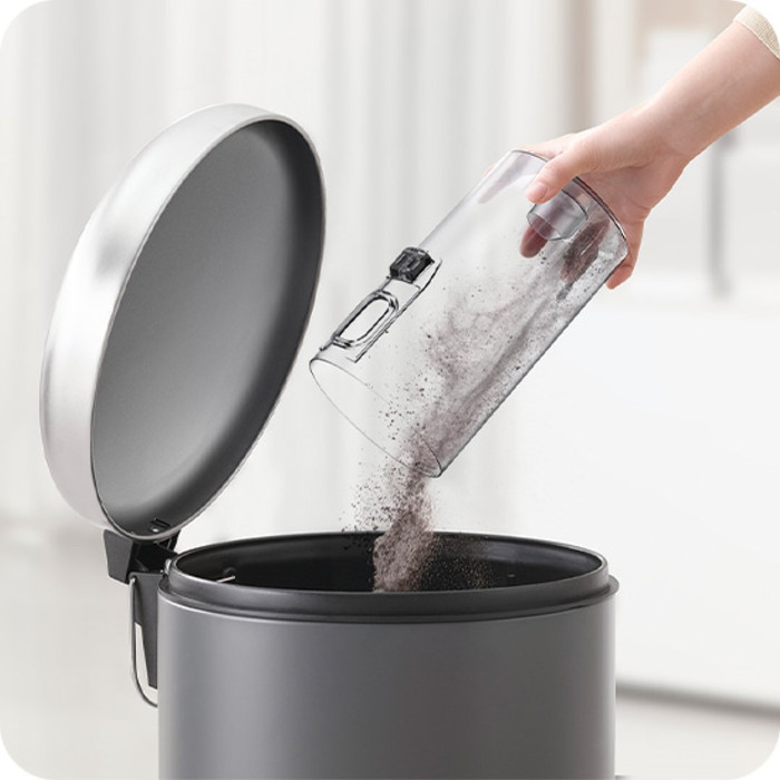 Samsung Jet 75E Multi product in use