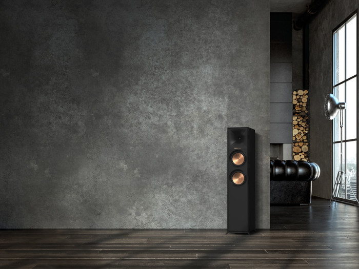 Klipsch R-600F product in use