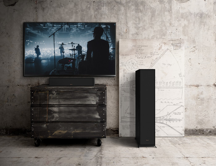 Klipsch R-600F product in use