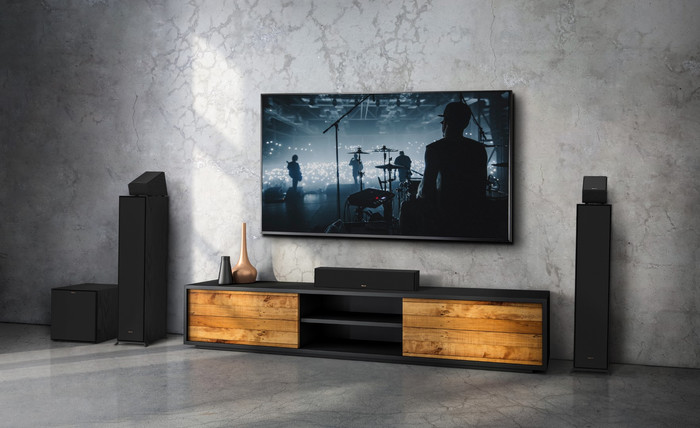 Klipsch R-600F product in use
