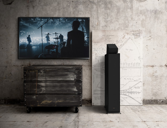 Klipsch R-40SA (pair) product in use