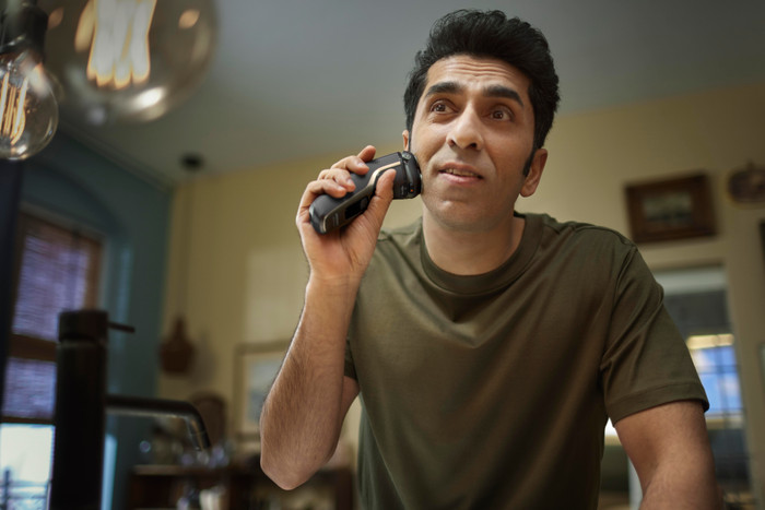 Philips Shaver Series 3000 S3242/12 product in use