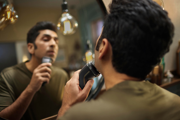 Philips Shaver Series 3000 S3242/12 product in use