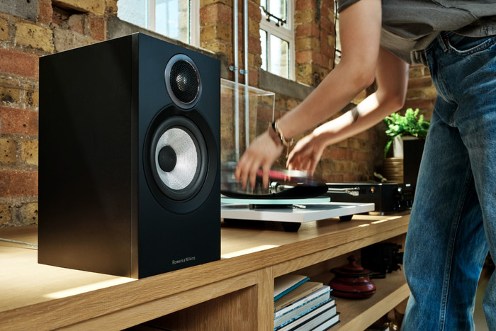 Bowers & Wilkins HTM6 S3 + 607 S3 + ASW608 Black product in use