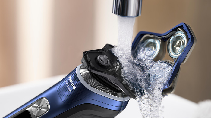 Philips Shaver Series 9000 S9980/59 + Nose Trimmer product in use